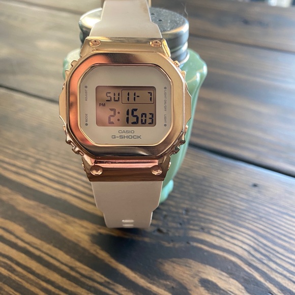 Accessories - G Shock watch